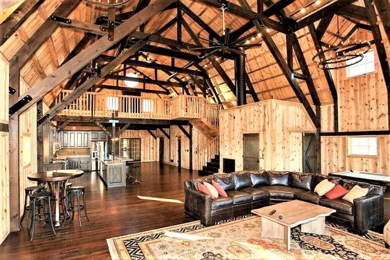 34 Incredible Barndominium Interiors