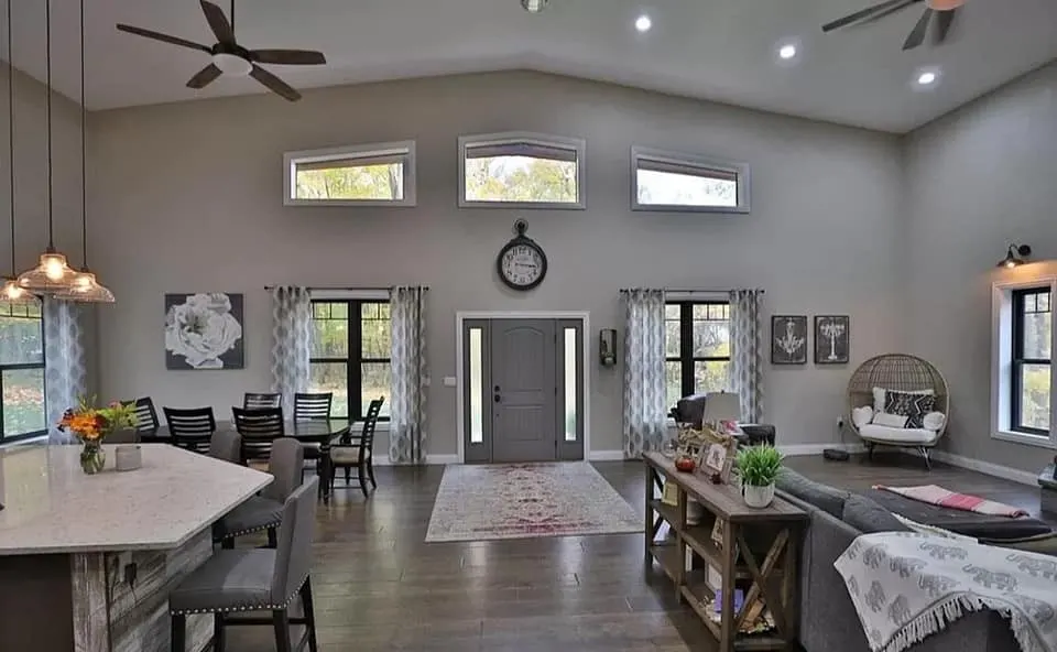 barndominium view of front door