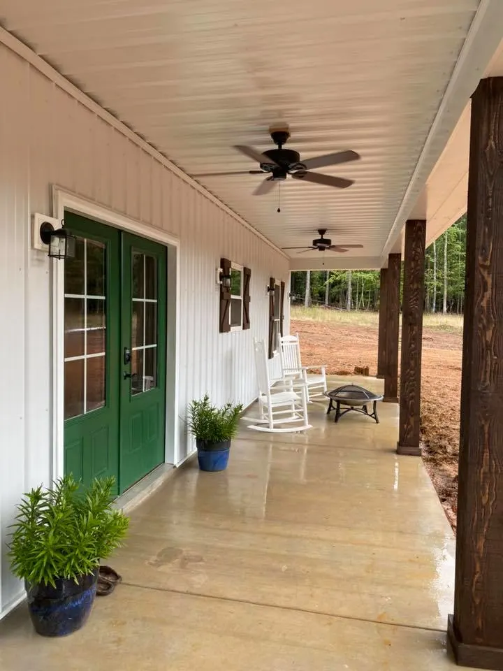 South Carolina Barndominium front porch