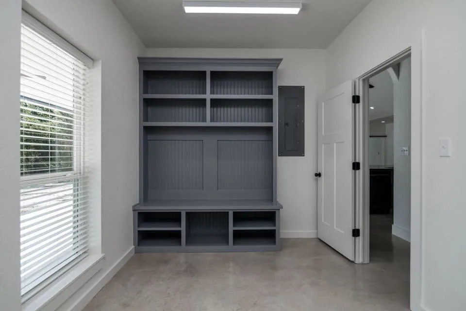 Texas Barndominium pantry and laundry area