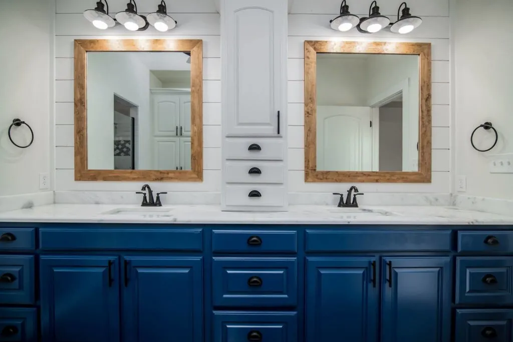 Rhome Texas Barndominium Master Bathroom Vanity