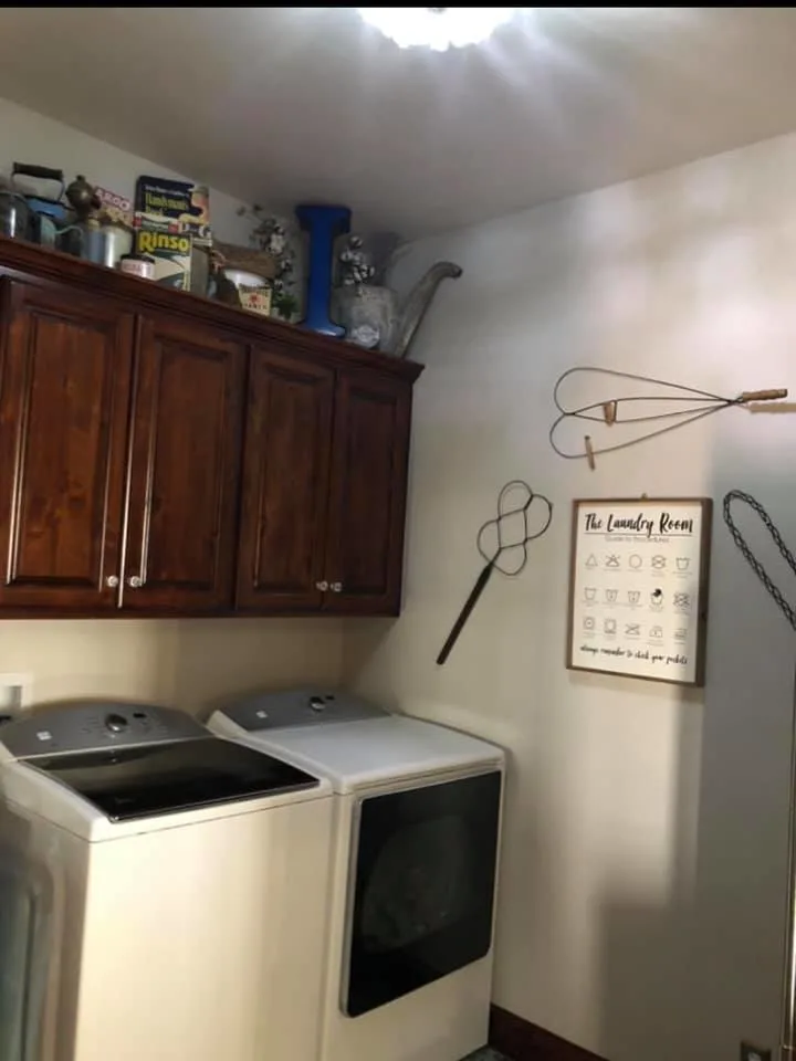 Oklahoma City Barndominium laundry room