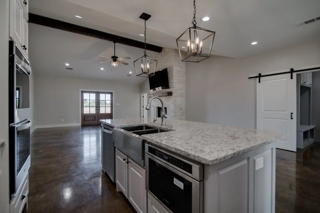 Springtown Texas Barndominium kitchen