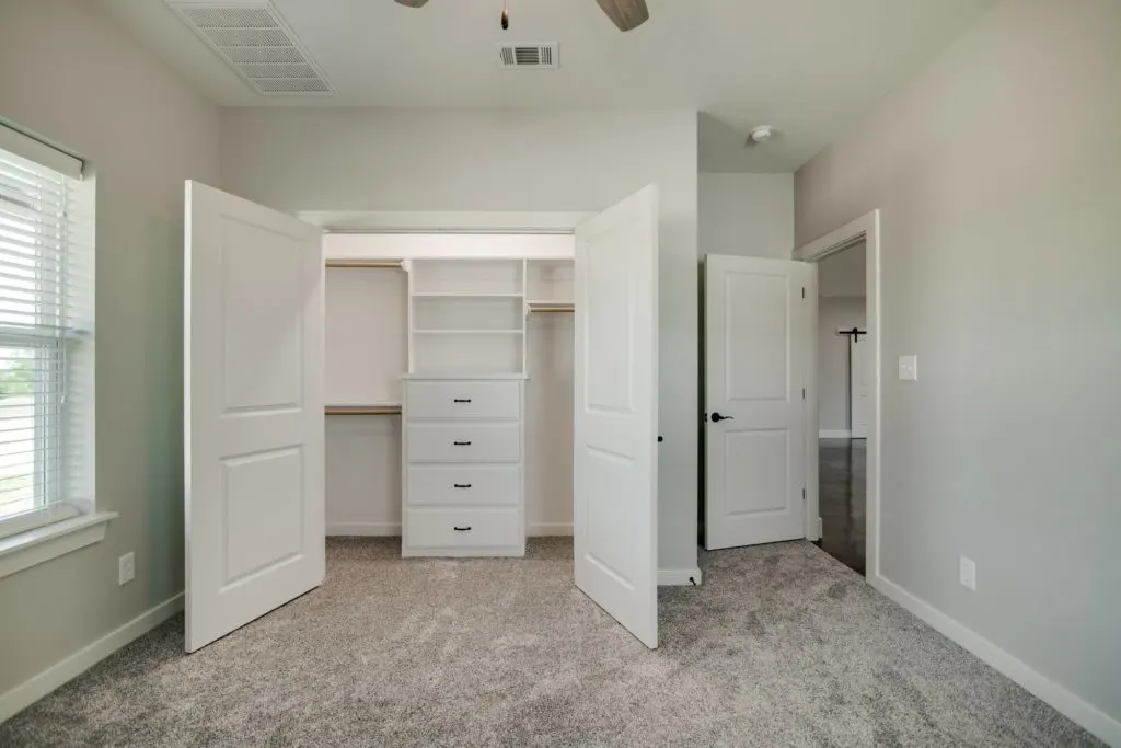 Springtown Texas Barndominium closet