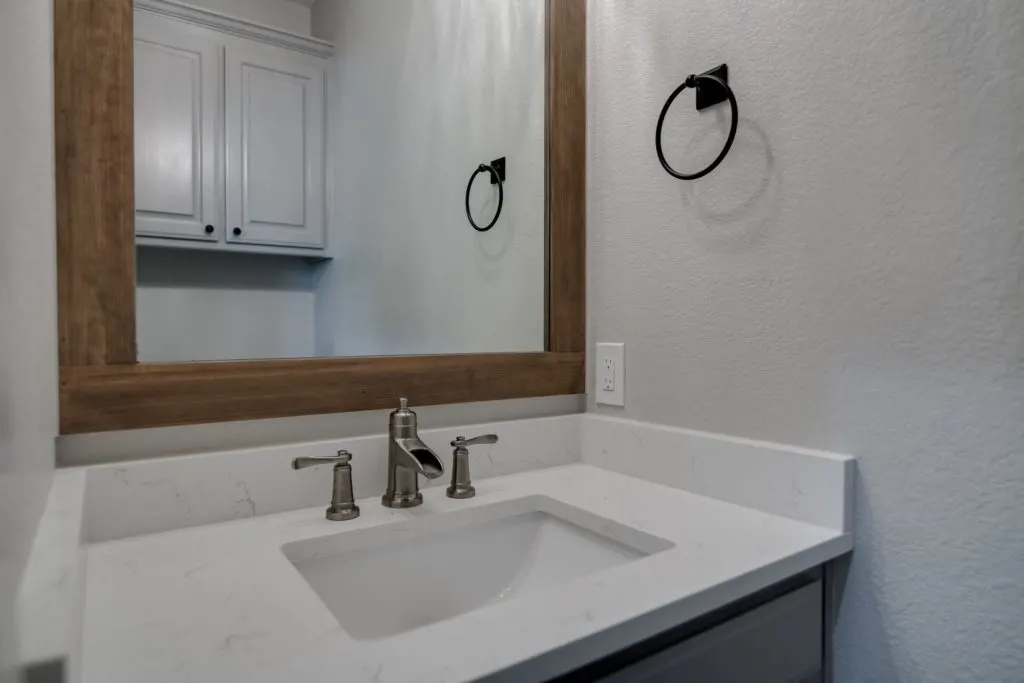 Springtown Texas Barndominium bathroom