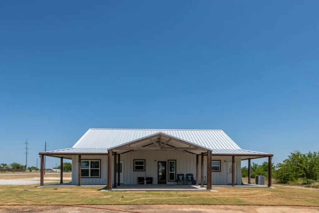 Springtown Texas Barndominium front