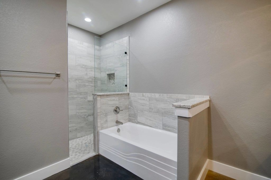 Boyd-Barndominium-Master-Bathroom 