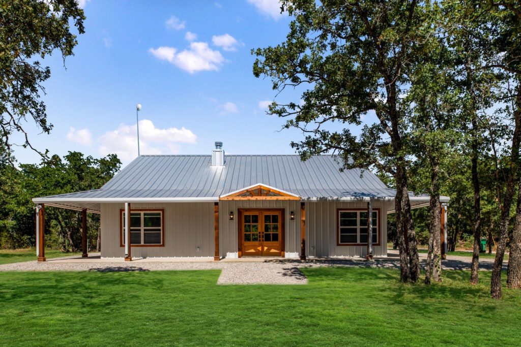 barndominium in Wisconsin exterior