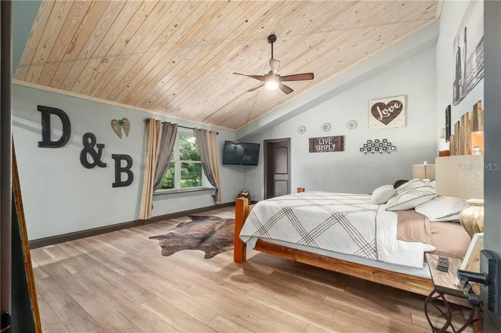 florida barndominium interior 