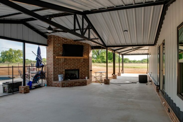 30+ Amazing Barndominium Fireplaces You'll Love