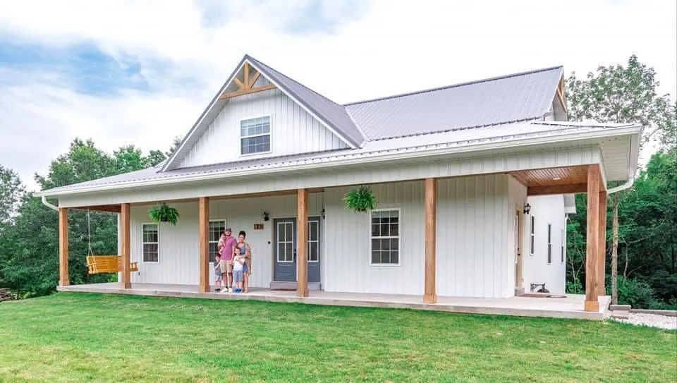 Charming Missouri Barndominum by Lucinda Jane