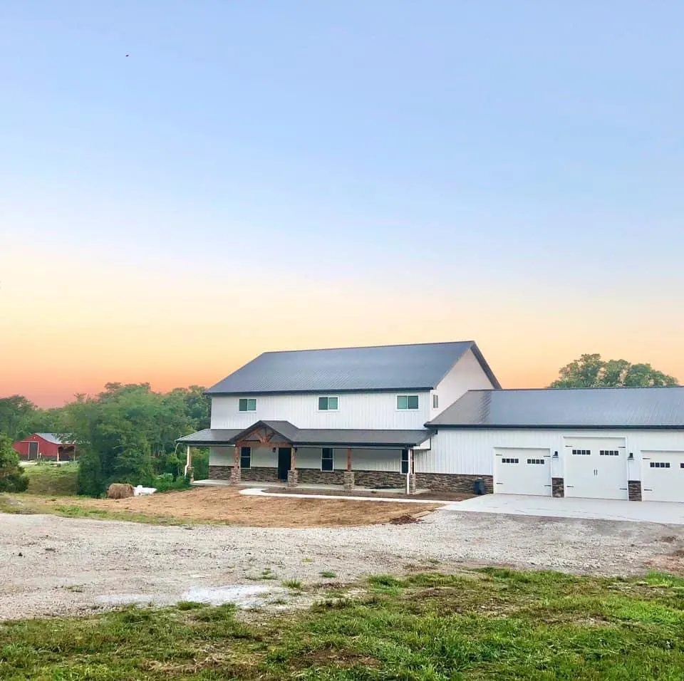 white barndominiums