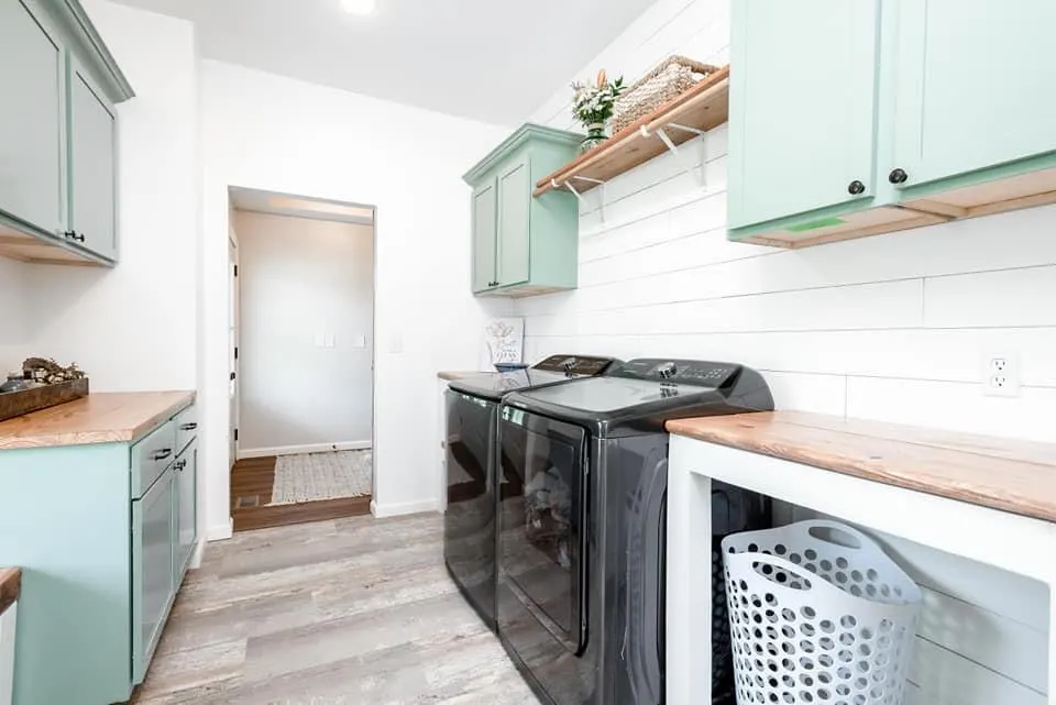 Barndominium Mudroom 4