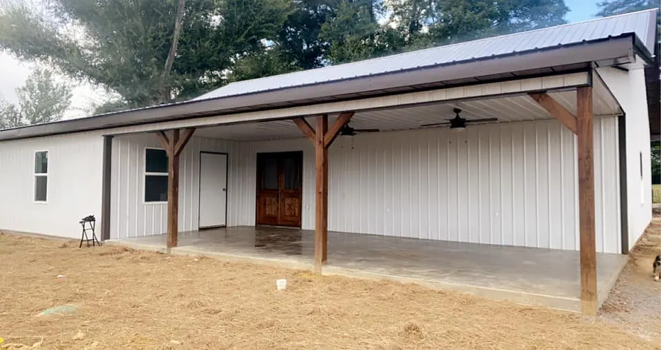 North Alabama Barndominium Back Porch