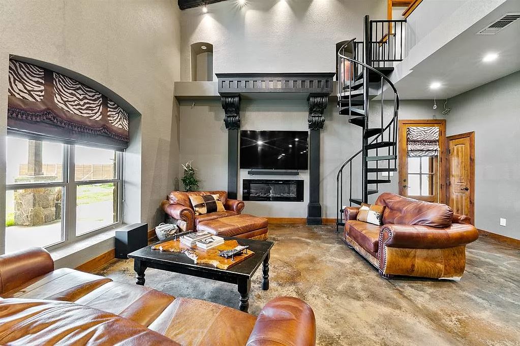 Texas Barndominium - Living Room