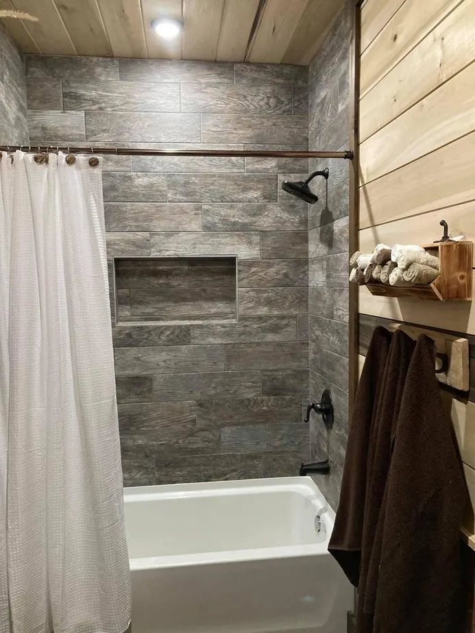 Barndominium Under 200K - Shower