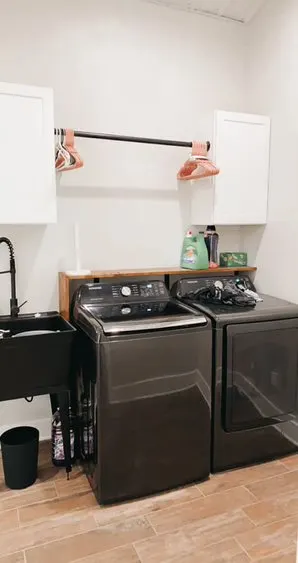 Barndominium Under 250K - Laundry Room