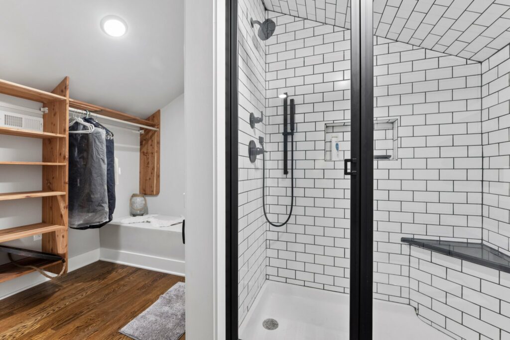 Russellville, Kentucky Barndominium - Shower Room 