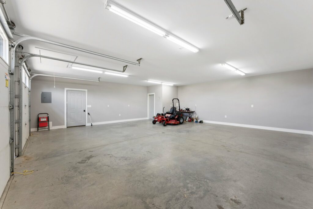 Russellville, Kentucky Barndominium - Garage Interior
