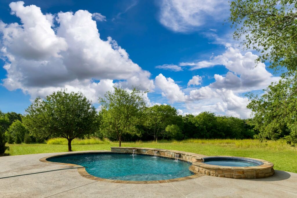 Texas Barndominium by HL Custom Homes - Pool 3