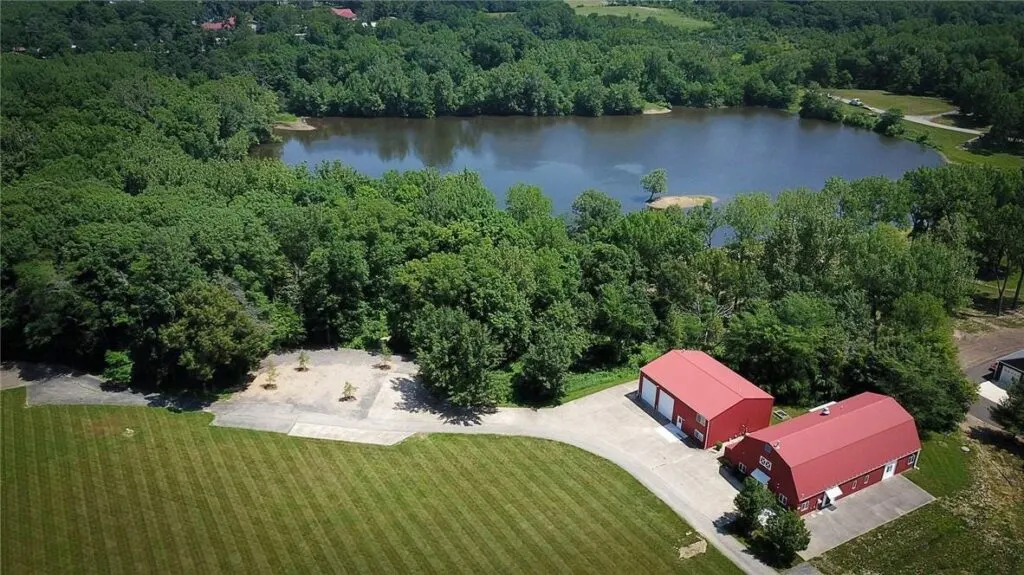 Waterside Barndominiums Priced at $500k or Less in Illinois