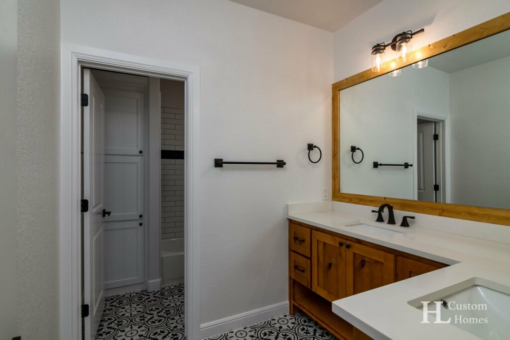 Springtown Texas Barndominium - Guest Bathroom