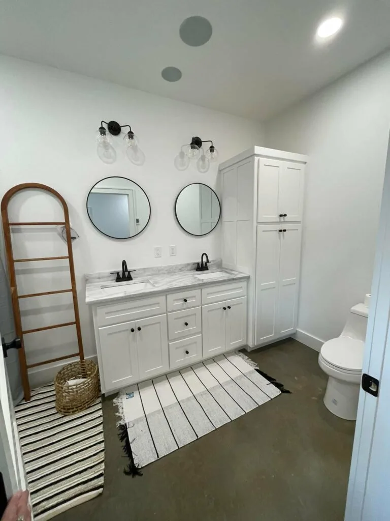 Arkansas Barndominium - Master Bathroom