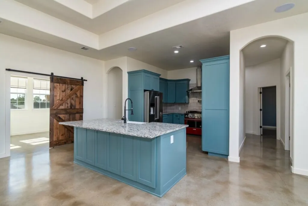 Godley Texas Barndominium - Kitchen