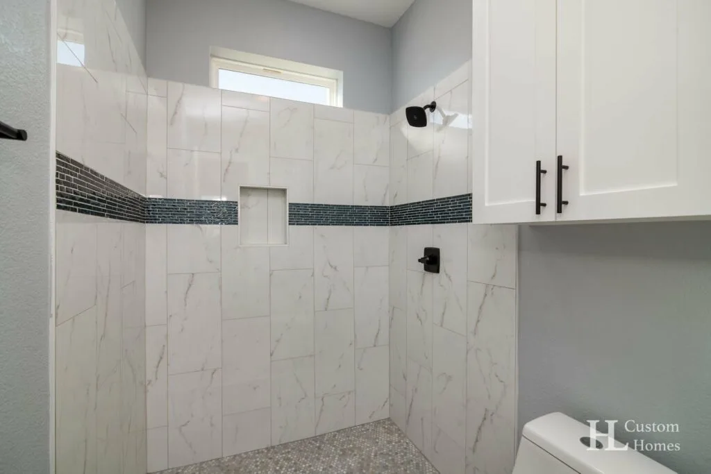 Mineral Wells Texas Barndominium - Guest Bathroom Shower