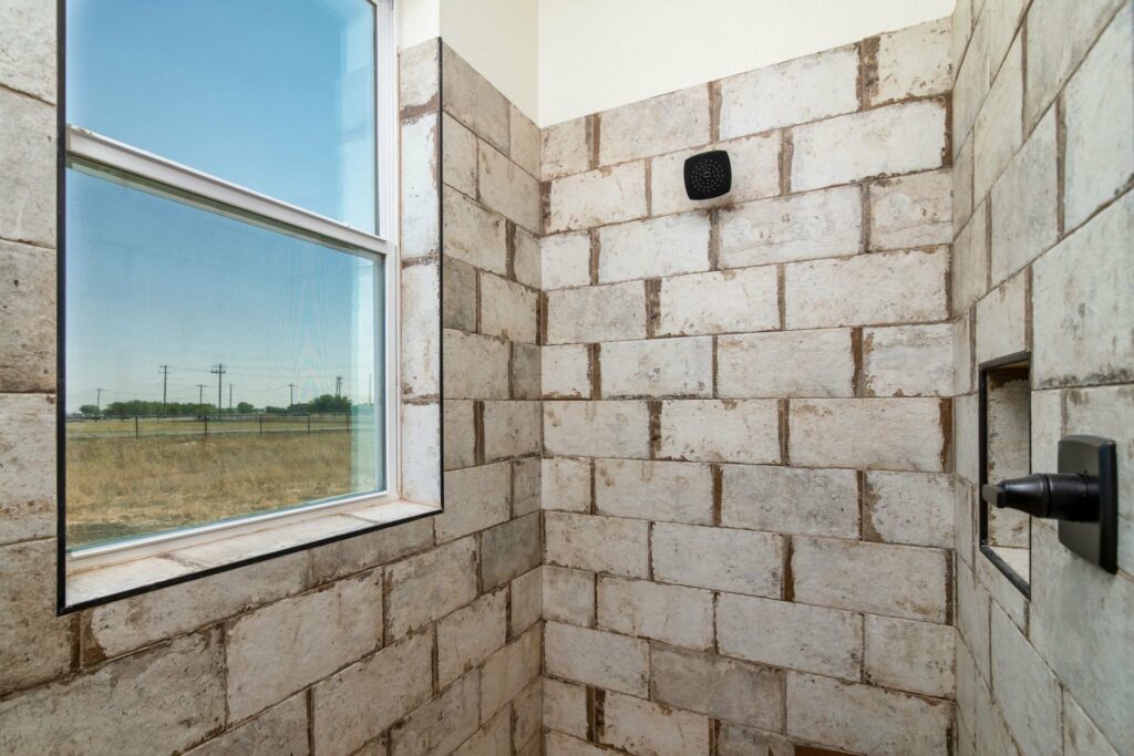 Godley Texas Barndominium - Shower