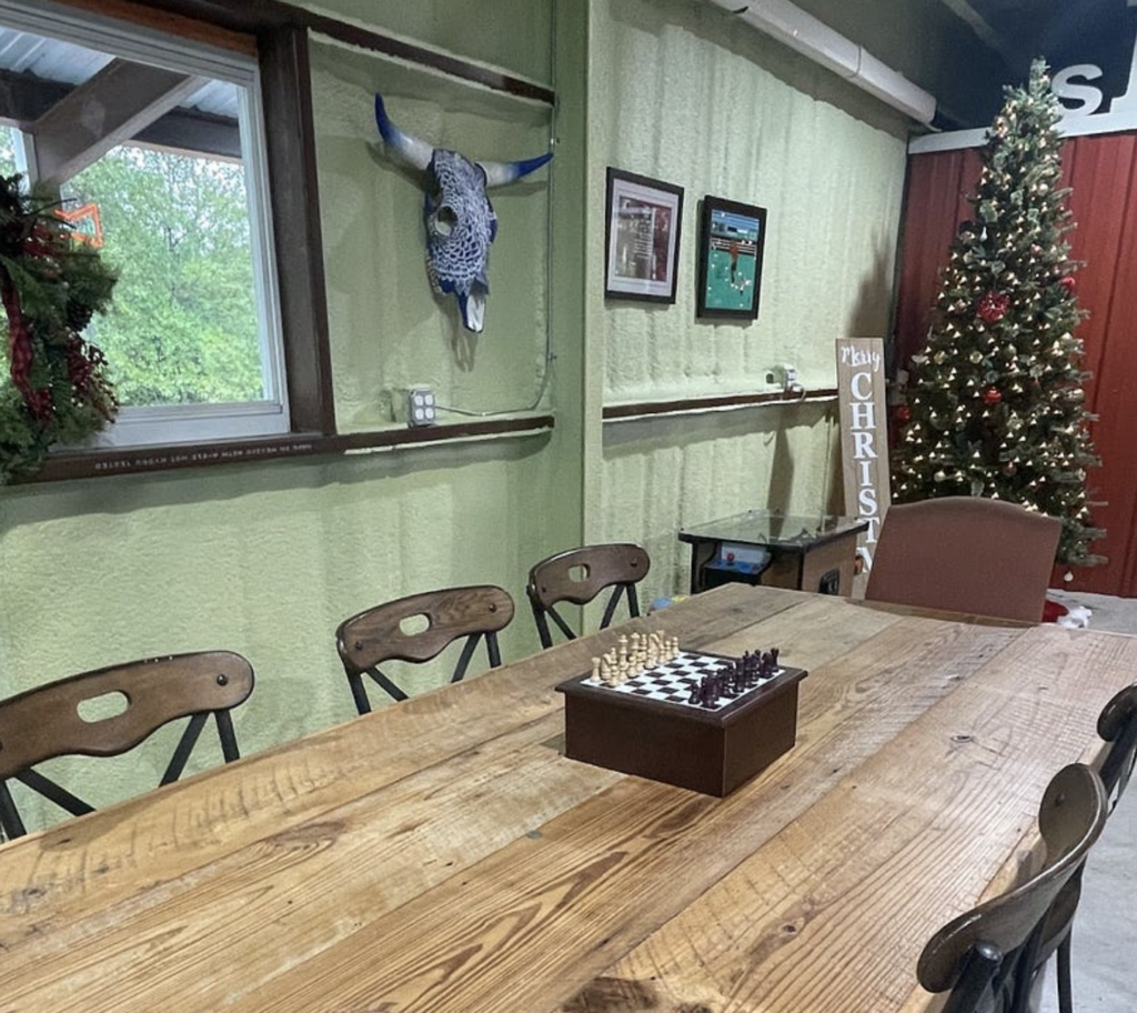 barndominium at christmas