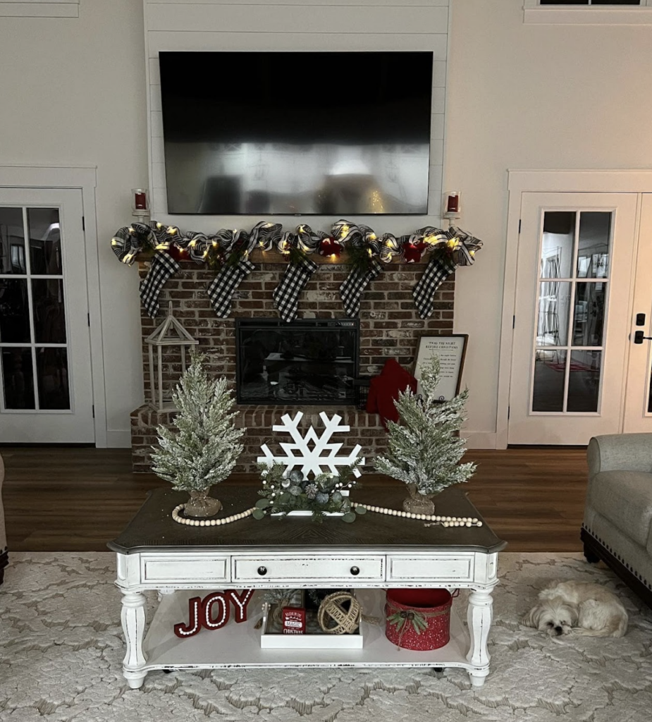 barndominium at christmas