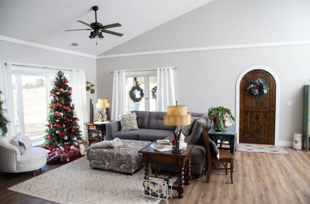 barndominium at christmas