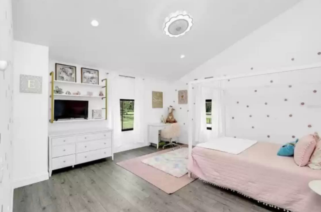 barndominium girls bedroom