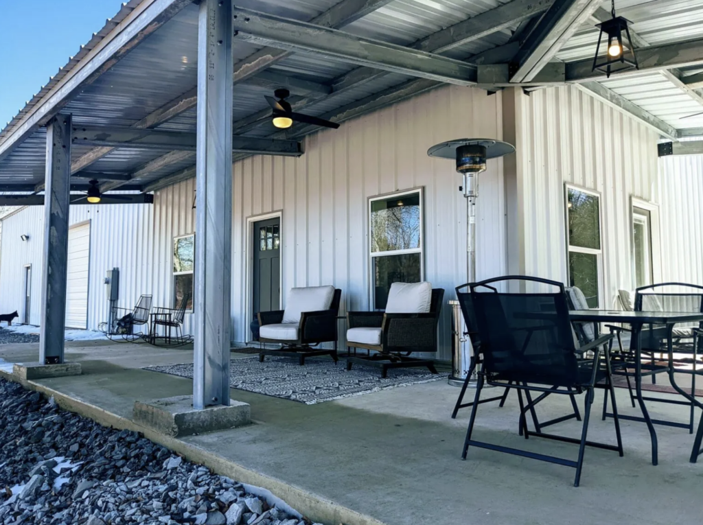 barndominium back porch ideas